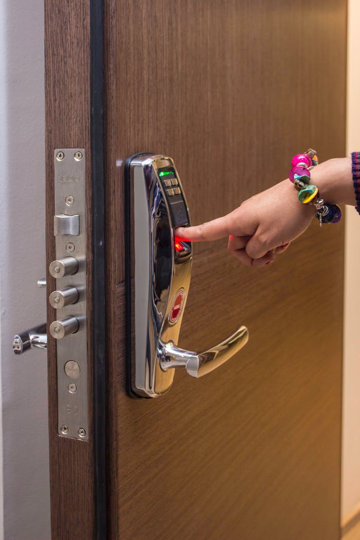 Smart door lock fingerprint access keyless entry